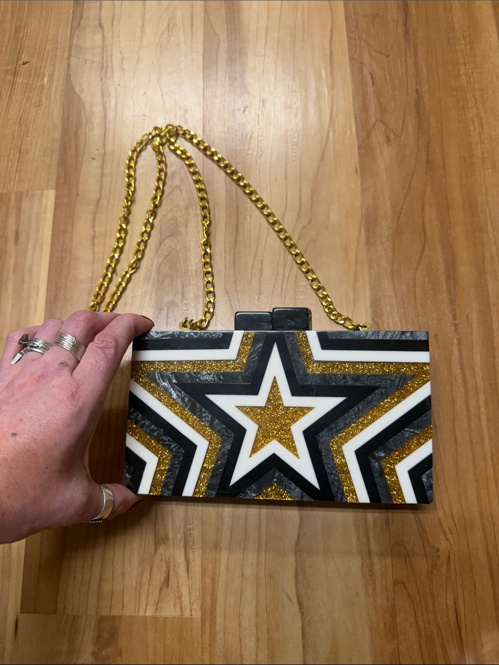 Lulu's Black, White & Gold Star Acrylic Chain Crossbody